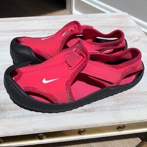 Girls Nike Velcro sandals